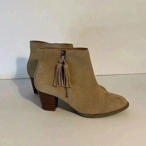 Vionic Madeline Women’s Beige Suede Water Resistant Tassel Ankle‎ Booties Sz 8.5